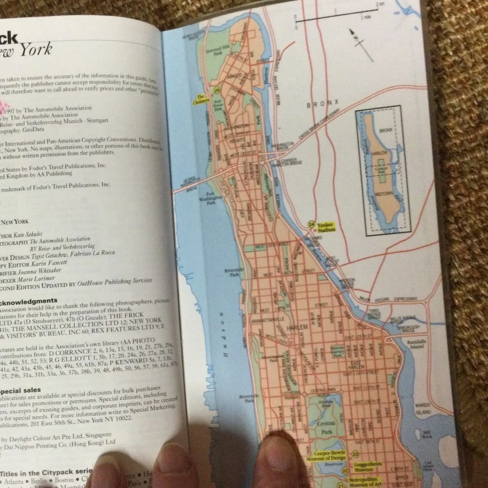 Fodor's Complete Pocket Guide to NYC & full size color map, 1996-1997 City Pack